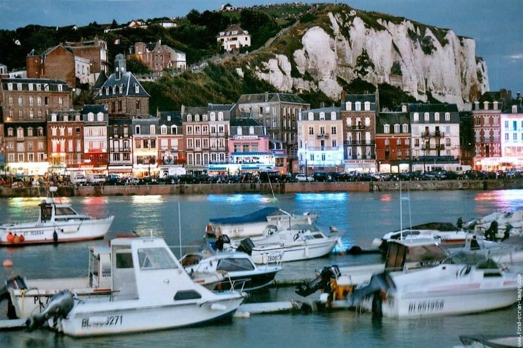 Logement A Deux Pas De La Plage Et Des Commerces Le Tréport Zewnętrze zdjęcie